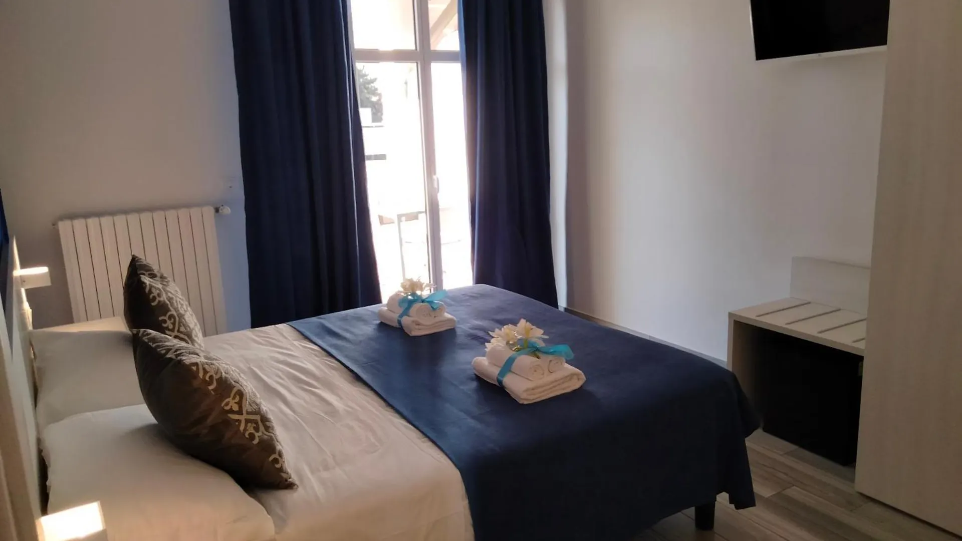 Bed End Breakfast Mary'S Tower Hotel Bologna Italy