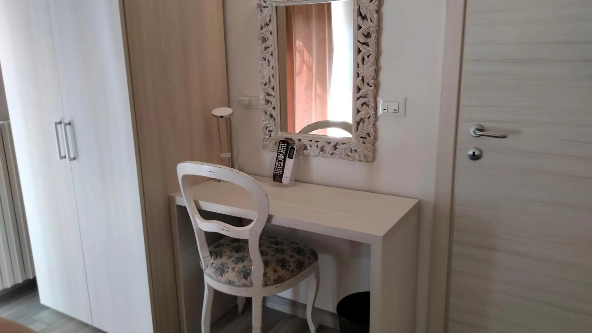 Bed End Breakfast Mary'S Tower Hotel Bologna 2*,